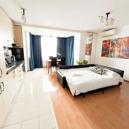 Enchanting Retreat - Historic Old Town - Pet-Friendly Haven - Steps From Unirii Bucharest Exterior photo