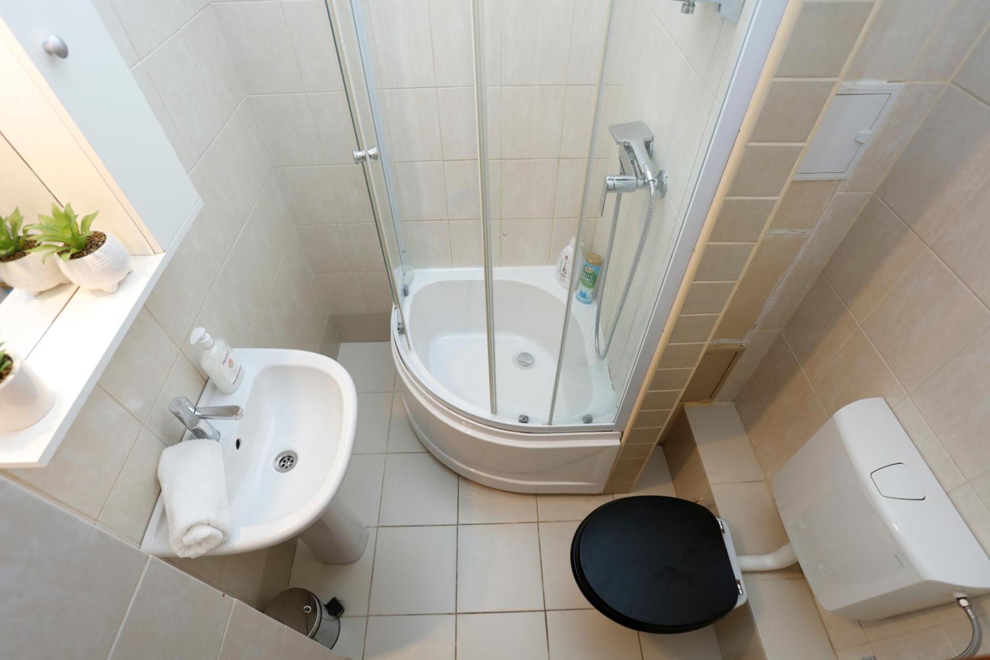 Enchanting Retreat - Historic Old Town - Pet-Friendly Haven - Steps From Unirii Bucharest Exterior photo