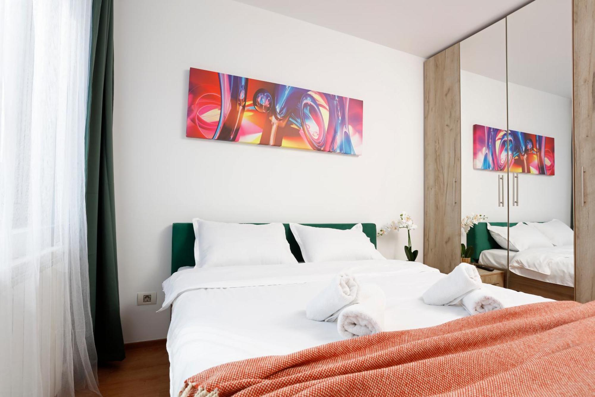 Enchanting Retreat - Historic Old Town - Pet-Friendly Haven - Steps From Unirii Bucharest Exterior photo
