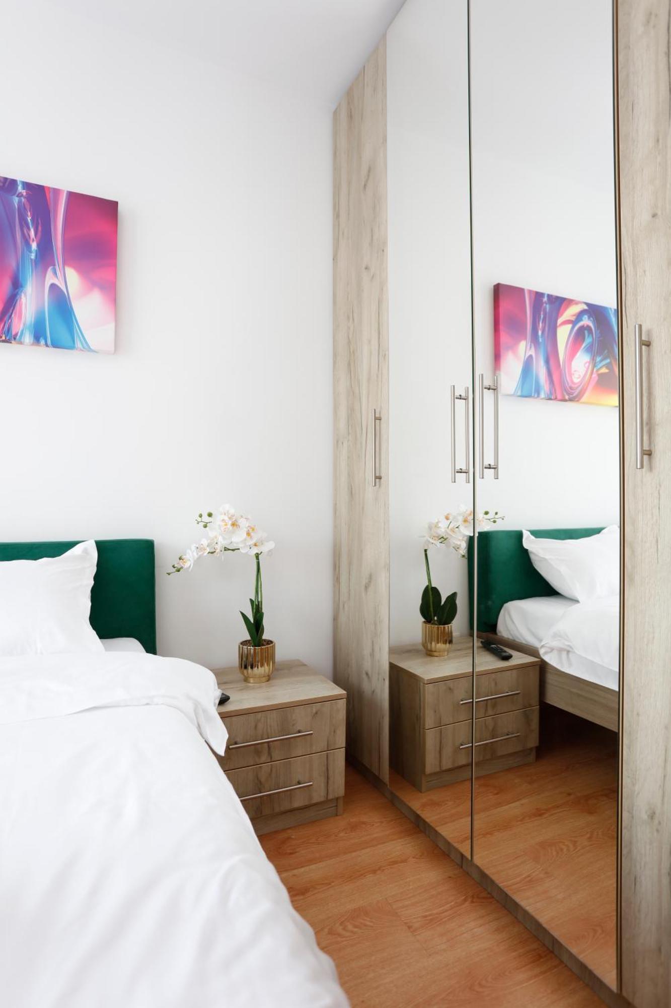 Enchanting Retreat - Historic Old Town - Pet-Friendly Haven - Steps From Unirii Bucharest Exterior photo